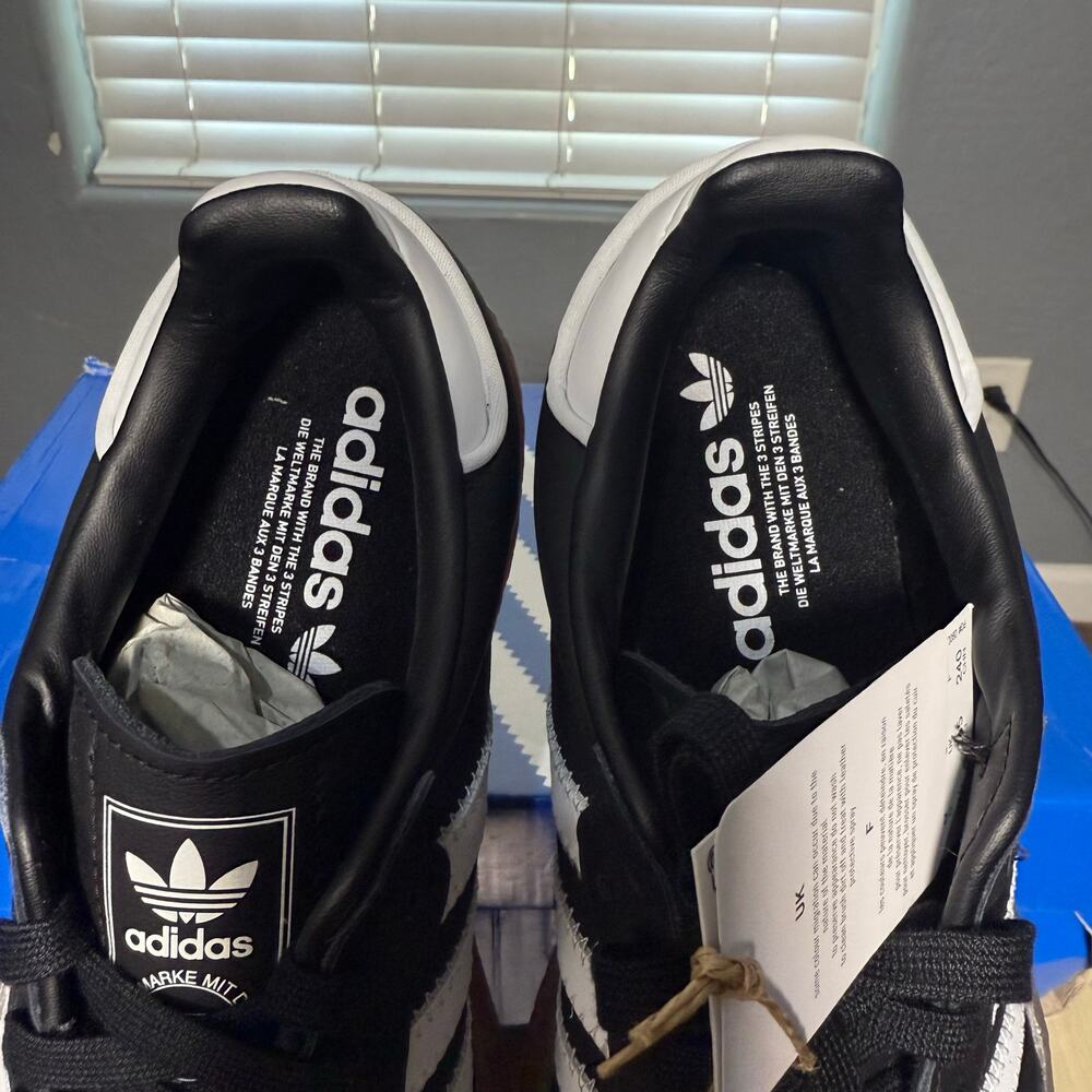 Adidas Womens Sambae Shoes, Core Black / Cloud White / Gold Metallic, 7.5 - Picture 4 of 7